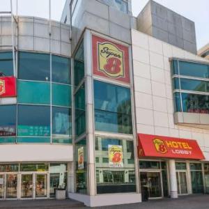 Super 8 by Wyndham Downtown Toronto hotel in Toronto