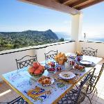 VILLA TITINA: two independent apartments in Villa Ischia Porto 