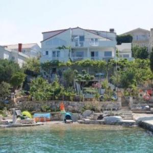 Three-Bedroom Apartment in Lumbarda