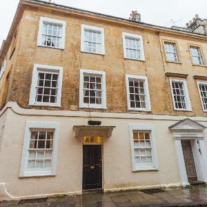 Spacious & Homely Georgian Town House Central Bath