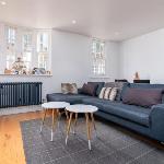 Mews House - Spacious 2BR in West Kensington