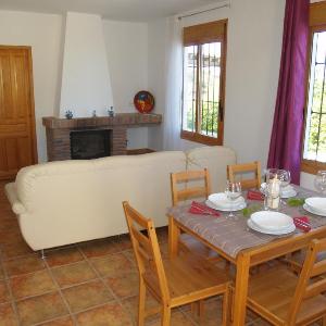 Holiday home with private pool and seaview near Comares Malaga