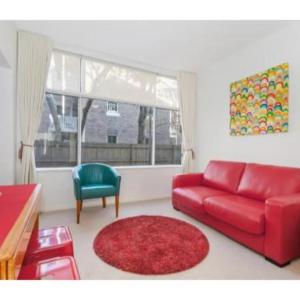 Manly Tranquil Escape - Modern Flat With Pool