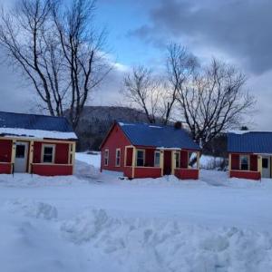 Mohawk Cottages