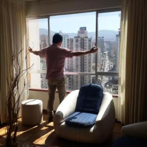 APARTAMENTO PRIVADO Piso 20a CENTRICO CERCA EMBAJADA USA TELEFERICOS MALLS VISTAS 360 SOLEADO ZONA SEGURA CONCIERTOS