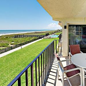 New Listing! Oceanfront Condo - Walk To Beach Condo