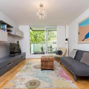 Lovely 1 Bedroom Apartment with Balcony in Putney