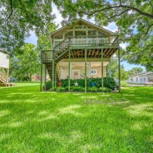 Cozy Retreat on Lake LBJ - 2 Bed 2 Bath Vacation home in Burnet