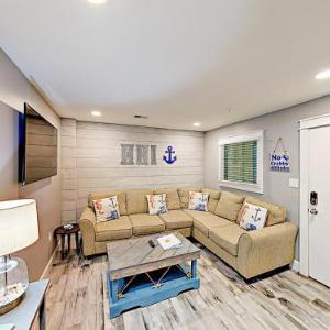 New Listing! Resort Condo With Pools & Beach Shuttle Villa