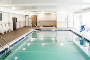 Country Inn & Suites by Radisson, Chester, VA, Chester