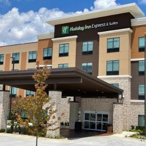 Alma Performing Arts Center Hotels - Holiday Inn Express and Suites Ft. Smith Airport