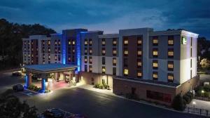 Holiday Inn Express & Suites Newport News, an IHG Hotel, Newport News