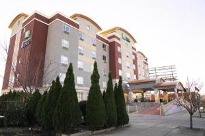 Holiday Inn Express Maspeth, an IHG Hotel, Queens