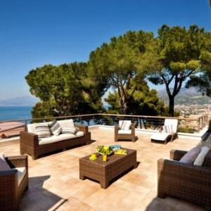 Priora Villa Sleeps 16 Pool Air Con WiFi