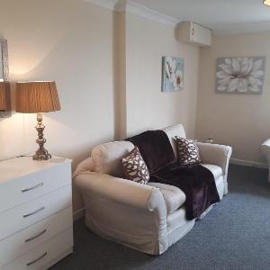 Twyn 2 bedroom Retreat In Cardiff