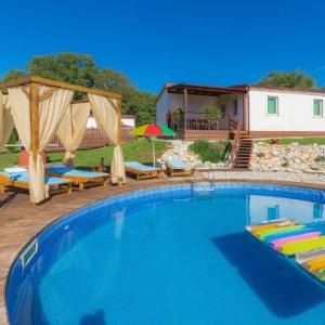 Holiday Home Resort Jelovci-1