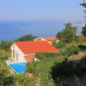 Family friendly house with a swimming pool Podstrana Split - 17804