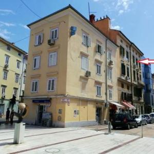 Apartment Lucy - City Center of Rijeka 4 *