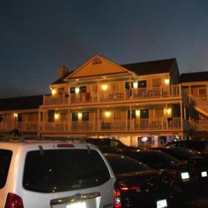 Hotels near The Green Room Seaside Park - Desert Palm Inn Motel