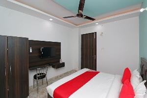 OYO 39592 Hotel Akashdeep, Faridabad