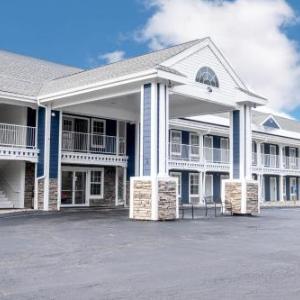 Hilltop Inn & Suites - North Stonington