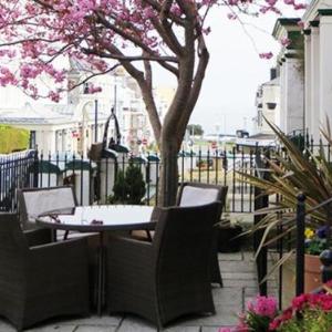 Pavilion Theatre Rhyl Hotels - Seaclyffe Hotel Ltd