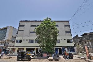 SPOT ON 39918 Hotel Pakas, Daman