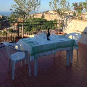 House with 2 bedrooms in Rossano with wonderful sea view and furnished terrace 3 km from the beach