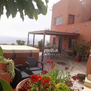 House with view and jacuzzi in Adeje