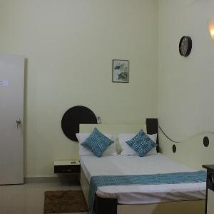DELUXE ROOM IN POSH VILLA