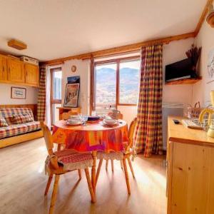 Studio fonctionnel aux pieds des pistes avec balcon - FR-1-344-206