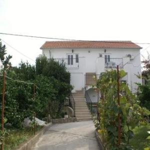 Apartments with parking space Supetar Brac - 2856