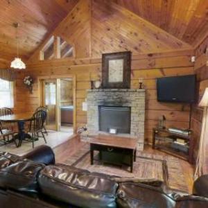 Priscilla Heights Lane Cabin 3301