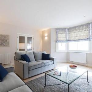 Beautiful Brook Green 2 bed flat close to tube