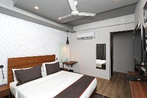 Collection O 76097 HOTEL MOONLIGHT, Gurgaon