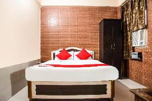 OYO Flagship 36878 Hotel Embassy Exhibition Rd, Patna