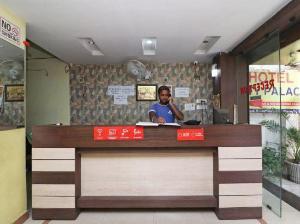Vaccinated Staff - OYO 41914 Hotel New City Palace, Ranchi