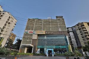 OYO Flagship 30564 Ripple Mall, Surat