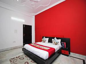 OYO 9076 Absin Hospitality 2, Greater Noida