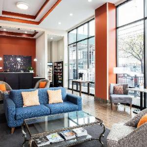 La Quinta Inn and Suites by Wyndham Long Island City