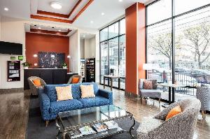 La Quinta Inn and Suites by Wyndham Long Island City, Long Island City