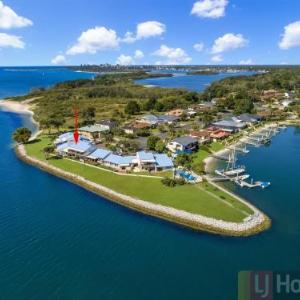 Peninsula Court 6 - River Front - Stone Real Estate Yamba