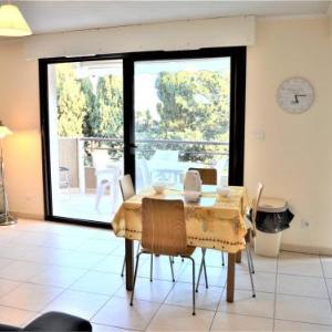 Appartement T3 lumineux avec terrasse climatisation garage et Wifi à 2 pas des plages - Cavalaire - FR-1-226B-34