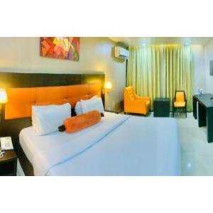 Oakspring Hotel & Luxury Suites