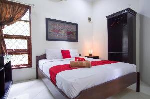 RedDoorz Syariah near Ngade Lake, Ternate