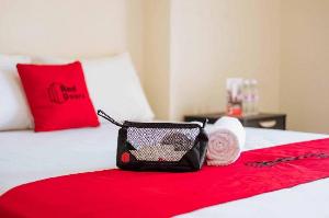 RedDoorz At Brizky Hotel Palu, Palu