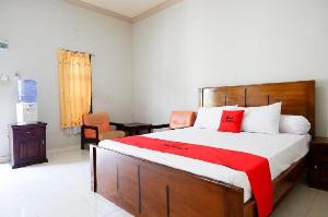 RedDoorz near Mutiara SIS Al Jufrie Airport Palu, Palu