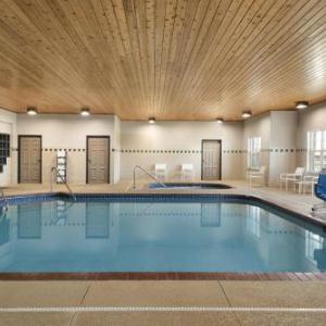 Country Inn & Suites by Radisson Kansas City at Village West KS