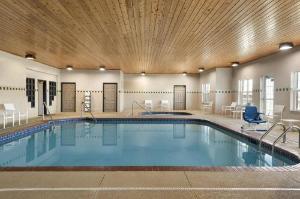 Country Inn & Suites by Radisson, Kansas City at Village West, KS, Kansas City