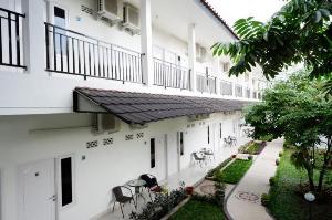 RedDoorz near Mataram University, Senggigi